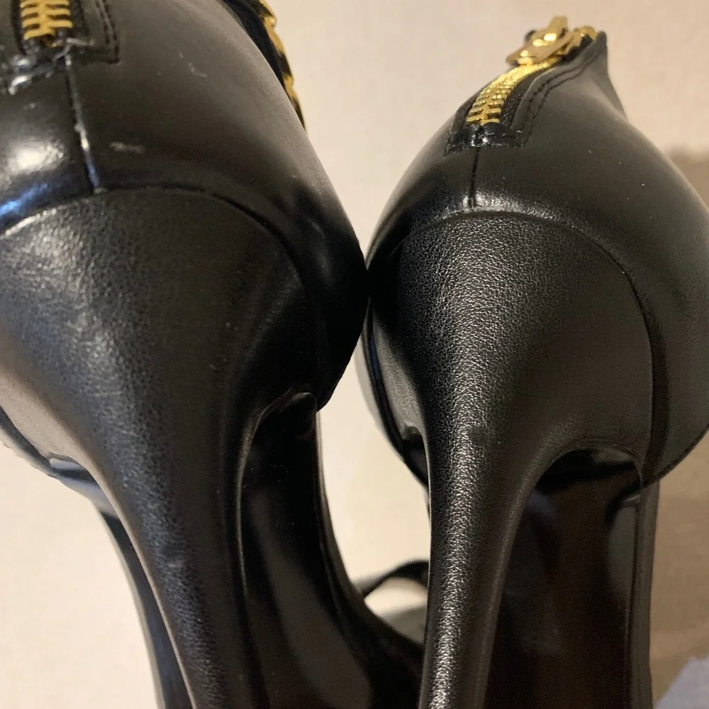 Steve Madden Black/Goldtone Chain High Sandals sz 8.5 M